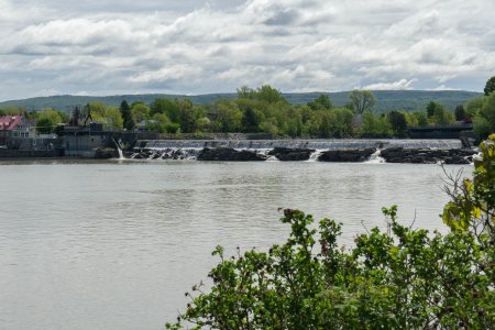 Een kleine dam in de buurt van Riviere de Loup