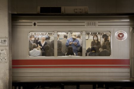 Mondkapjes en anoniemiteit in de metro