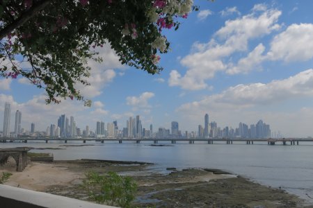 De skyline van Panama stad